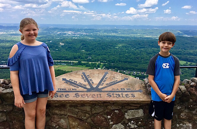 kids at rock city Chattanooga Tennessee