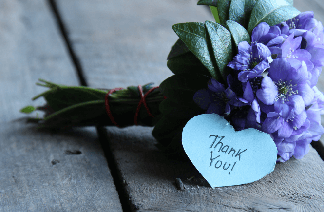 3 ways to have a more grateful heart: flowers with a thank you note.