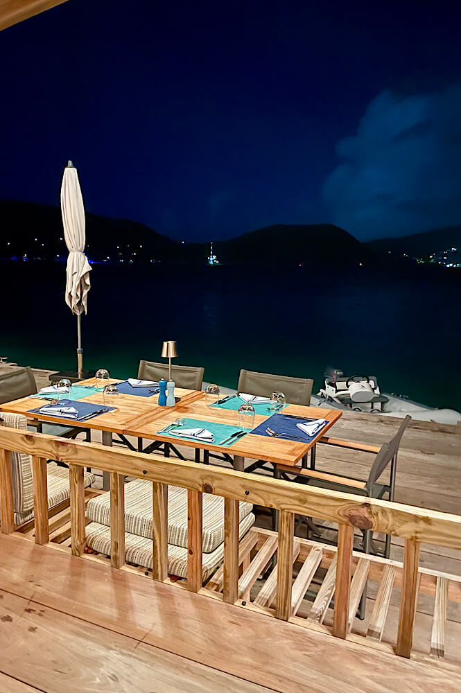 Waterfront dining at Saba Rock Luxury Resort