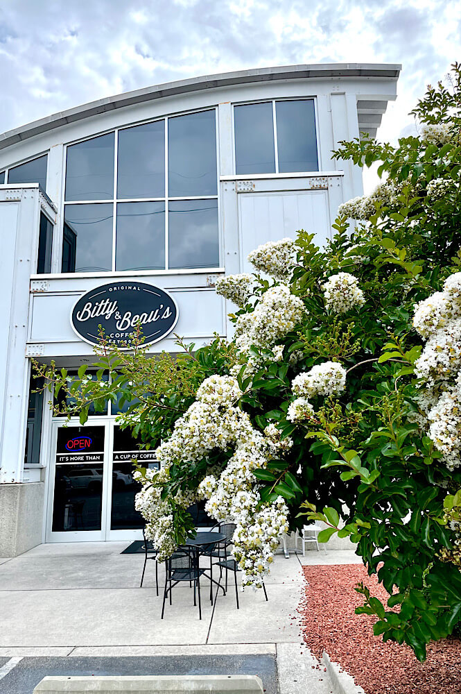 Exterior of Bitty and Beau's coffee shop in Wilmington NC