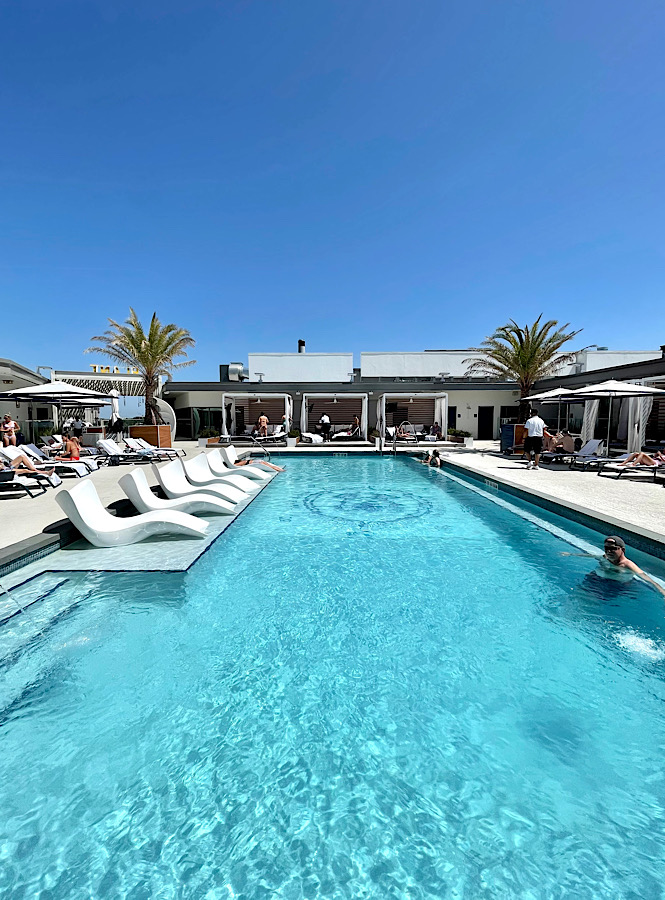 rooftop pool at JW Marriott Savannah